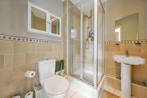33 Hayes Grove, London, SE22 8DF