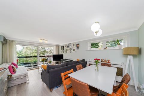 2 bedroom flat for sale, Tree Tops, Woodford Green, IG8