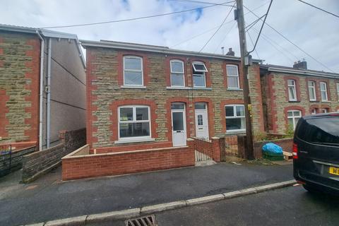 9 Ceidrim Road, Glanamman, Ammanford, SA18 1BZ
