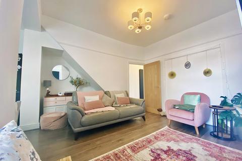 4 bedroom house to rent, Lisvane Street, Cathays, Cardiff