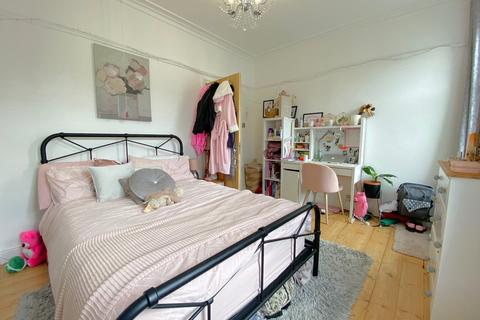 4 bedroom house to rent, Lisvane Street, Cathays, Cardiff
