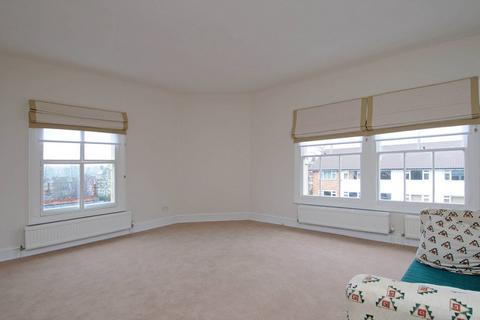 3 bedroom flat to rent, Nightingale Lane, Nightingale Triangle, London, SW12