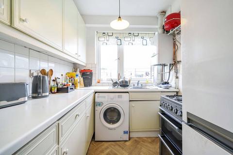 2 bedroom flat to rent, Balham Park Road, Balham, London, SW12