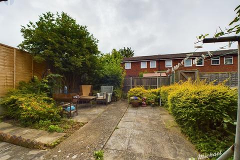 3 bedroom end of terrace house for sale, Plym Close, Aylesbury, Buckinghamshire