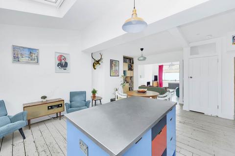 39 Overton Road, London, E10 7PR
