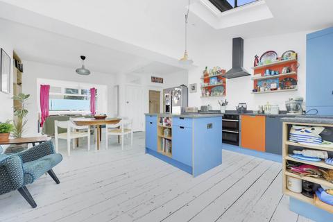 39 Overton Road, London, E10 7PR