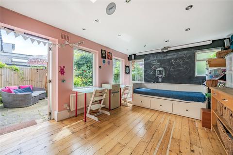 25 Collingwood Avenue, London, N10 3EH