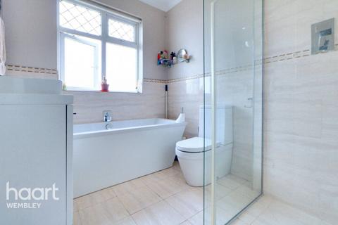 4 bedroom semi-detached house for sale, NW9