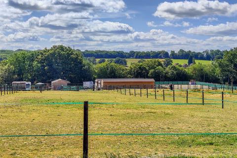 Equestrian property for sale, Prestwood Lane, Ifield Wood