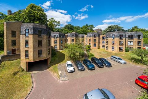 2 bedroom flat for sale, Chapel Fields, Godalming GU7