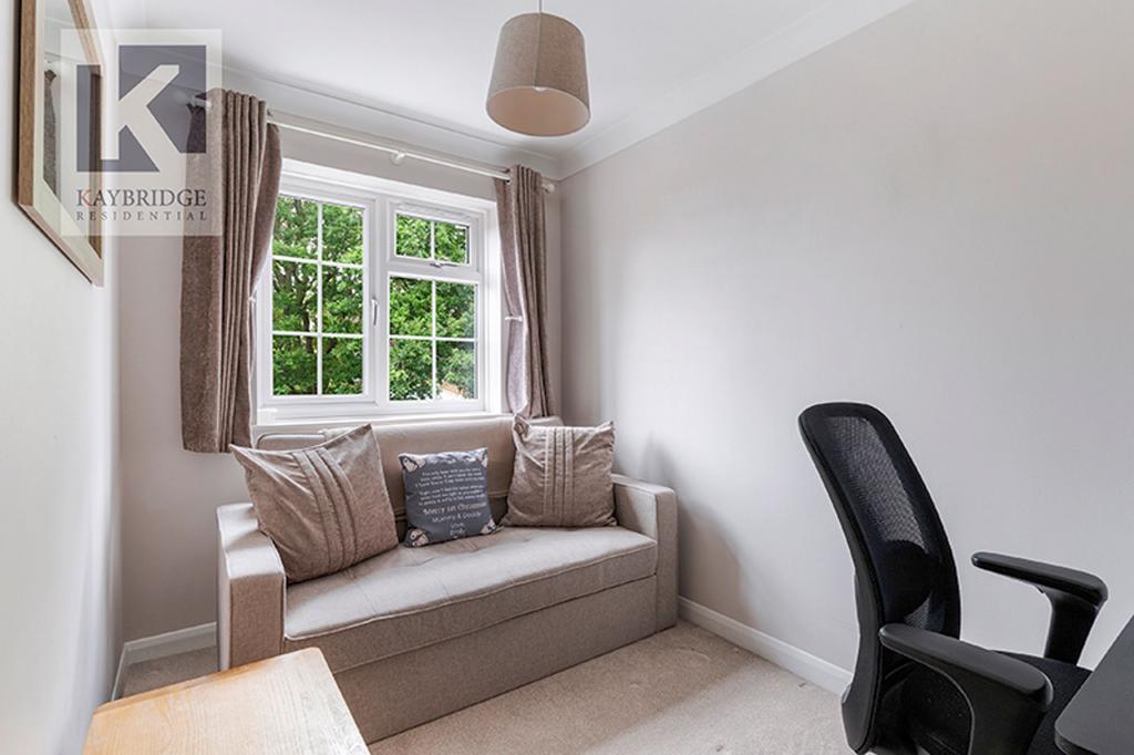 Chelsea Close, Worcester Park - KT4 7 SF