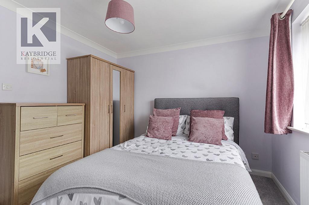 Chelsea Close, Worcester Park - KT4 7 SF