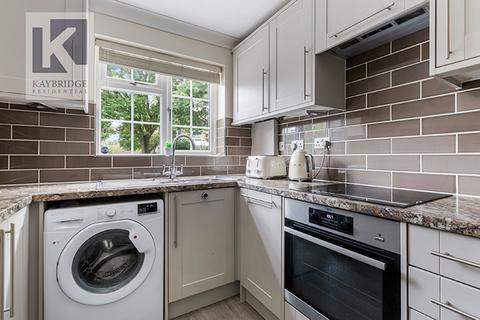 3 bedroom terraced house for sale, Chelsea Close, Worcester Park, KT4