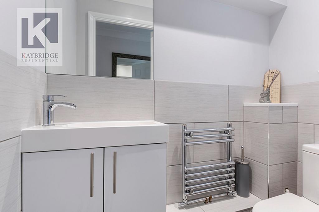 Chelsea Close, Worcester Park - KT4 7 SF