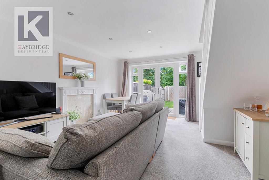 Chelsea Close, Worcester Park - KT4 7 SF