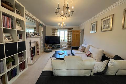 4 bedroom detached house to rent, Caigers Green, Burridge