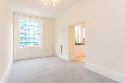 4 bedroom flat to rent, Finchley Road, London NW8