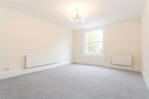 4 bedroom flat to rent, Finchley Road, London NW8