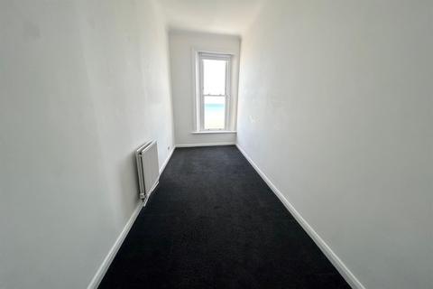 2 bedroom flat to rent, Worthing BN11