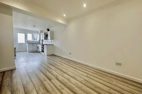 1 bedroom apartment to rent, Butts Green Road, Hornchurch