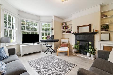3 bedroom apartment for sale, Burntwood Lane, SW17