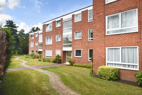 2 bedroom apartment for sale, Hersham Road, WALTON-ON-THAMES, KT12