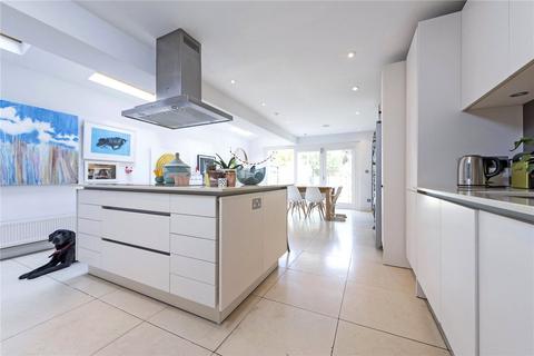 4 bedroom terraced house to rent, Ramsden Road, Nightingale Triangle, London, SW12