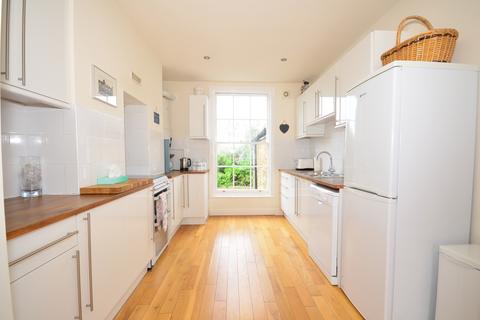 2 bedroom maisonette to rent, St. Augustines Road Ramsgate CT11
