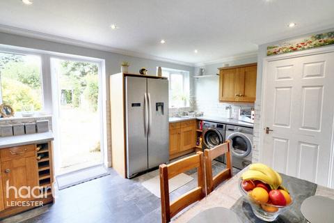 3 bedroom semi-detached house for sale, Averil Road, Leicester