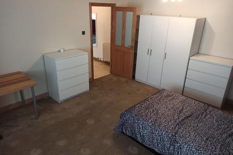 6 bedroom terraced house to rent, Leeds LS6