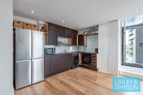 3 bedroom flat for sale, BONAIRE, GOTTS ROAD, LEEDS, LS12