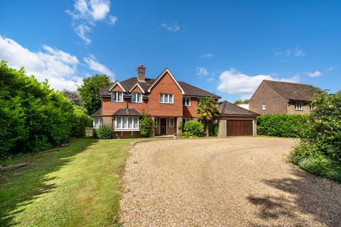 4 bedroom detached house for sale, Station Road, Caterham CR3