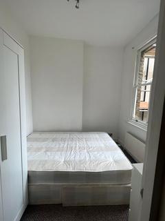 3 bedroom apartment to rent, London, London SW18