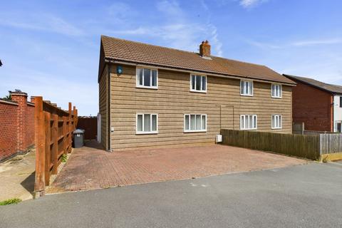 3 bedroom semi-detached house to rent, Hesketh Crescent, Towcester, NN12