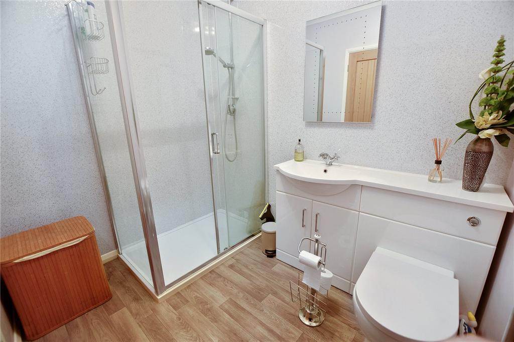 Ensuite Bed 1