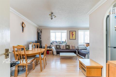 2 bedroom flat to rent, Sterling Gardens, SE14