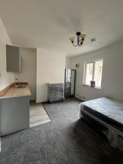 5 bedroom end of terrace house to rent, Stourbridge, DY8