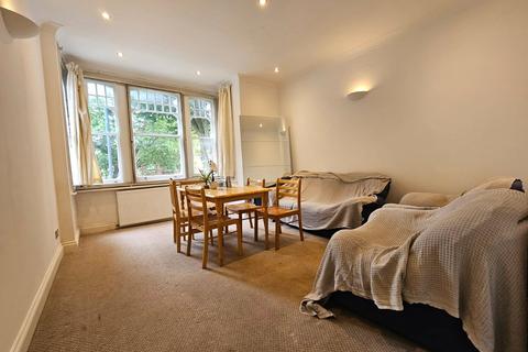 2 bedroom apartment to rent, Cavendish Road, London SW12