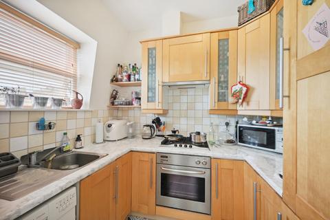 1 bedroom flat for sale, Rostrevor Road, London