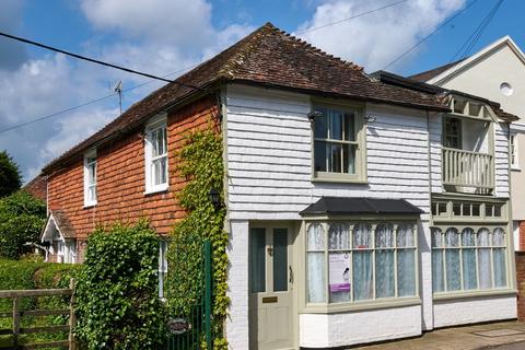 4 bedroom detached house for sale, Dixter Road, Northiam, Rye, East Sussex, TN31