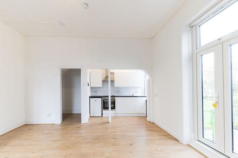 Studio to rent, Parsifal Road, London NW6