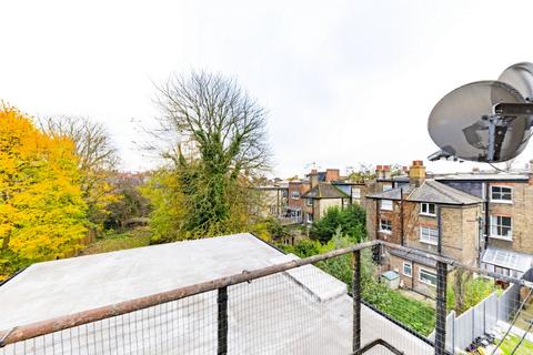 Studio to rent, Parsifal Road, London NW6