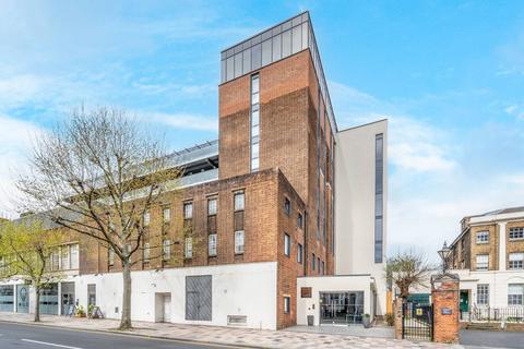 1 bedroom flat for sale, Lumiere Apartments, Clapham Junction, London, SW11