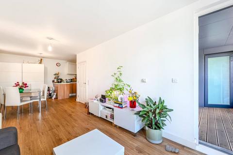 3 bedroom flat for sale, Seven Sisters Road, Finsbury Park, London, N4