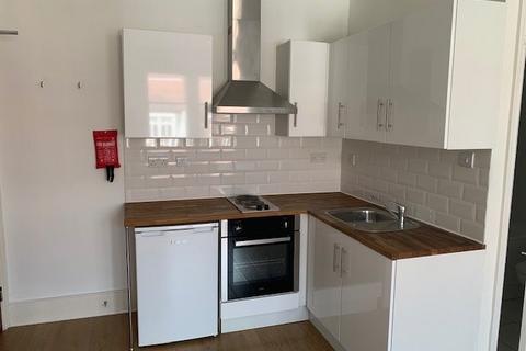 Studio to rent, Fawley Road, West Hampstead NW6