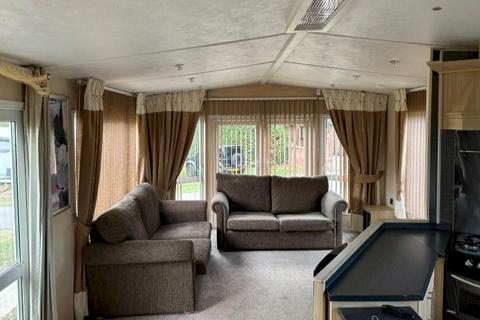 2 bedroom static caravan for sale, Little Lakeland Caravan Park, , High Road IP20