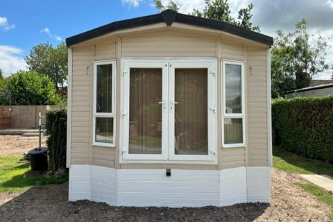 2 bedroom static caravan for sale, Little Lakeland Caravan Park, , High Road IP20