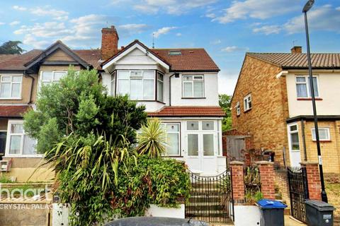 3 bedroom semi-detached house for sale, Beauchamp Road, London