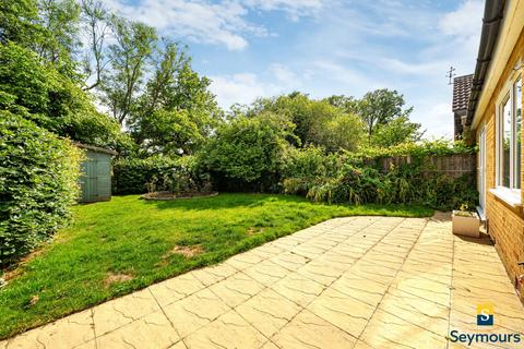 102 Envis Way, Fairlands, Guildford, GU3 3NL