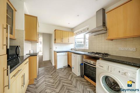 102 Envis Way, Fairlands, Guildford, GU3 3NL